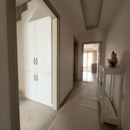 Havuzlu Çatı Dublex 3 artı 1 Appartement *